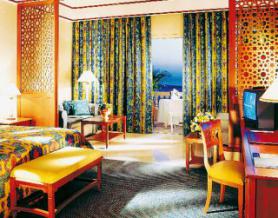 Emirátský hotel Al Hamra Fort Beach - možnost ubytování