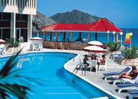 Emirátský hotel The Oceanic s bazénem