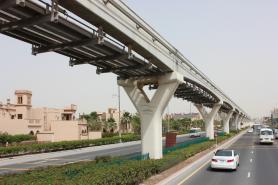 Dubaj - dráha Palm Jumeirah Monorail