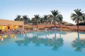 Dubajský hotel Al Maha Desert Resort s bazénem