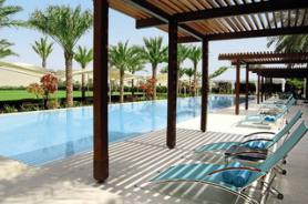 Dubajský hotel Desert Palm s bazénem