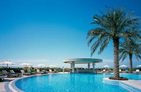 Dubajský hotel Shangri-La Dubai s bazénem