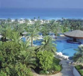 Dubajský hotel Sheraton Jumeirah Beach Resort s bazénem