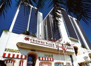 Vstup do dubajského hotelu Crowne Plaza