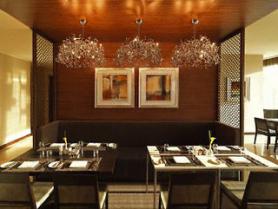 Dubajský hotel Crowne Plaza Dubai Festival City s restaurací