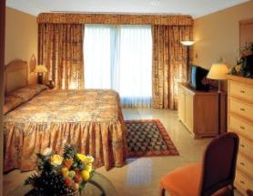 Dubajský hotel Dubai Marine Beach Resort - ubytování