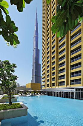 Dubajský hotel The Address Dubai Mall s bazénem