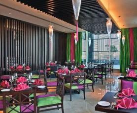 Restaurace v hotelu Yas Island Rotana, Abu Dhabi