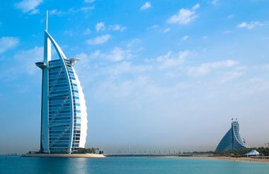Dubaj v Emirátech s hotelem Burj al Arab 